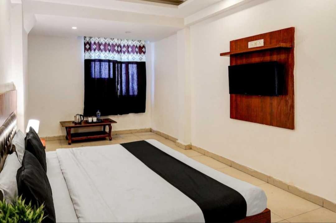 ניו דלהי Hotel O Anshu B&B מראה חיצוני תמונה